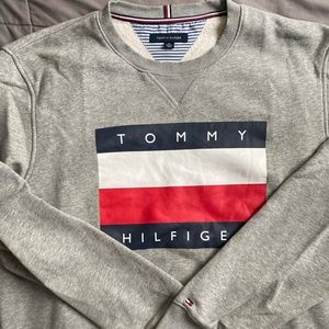 Tommy Hilfiger sweater